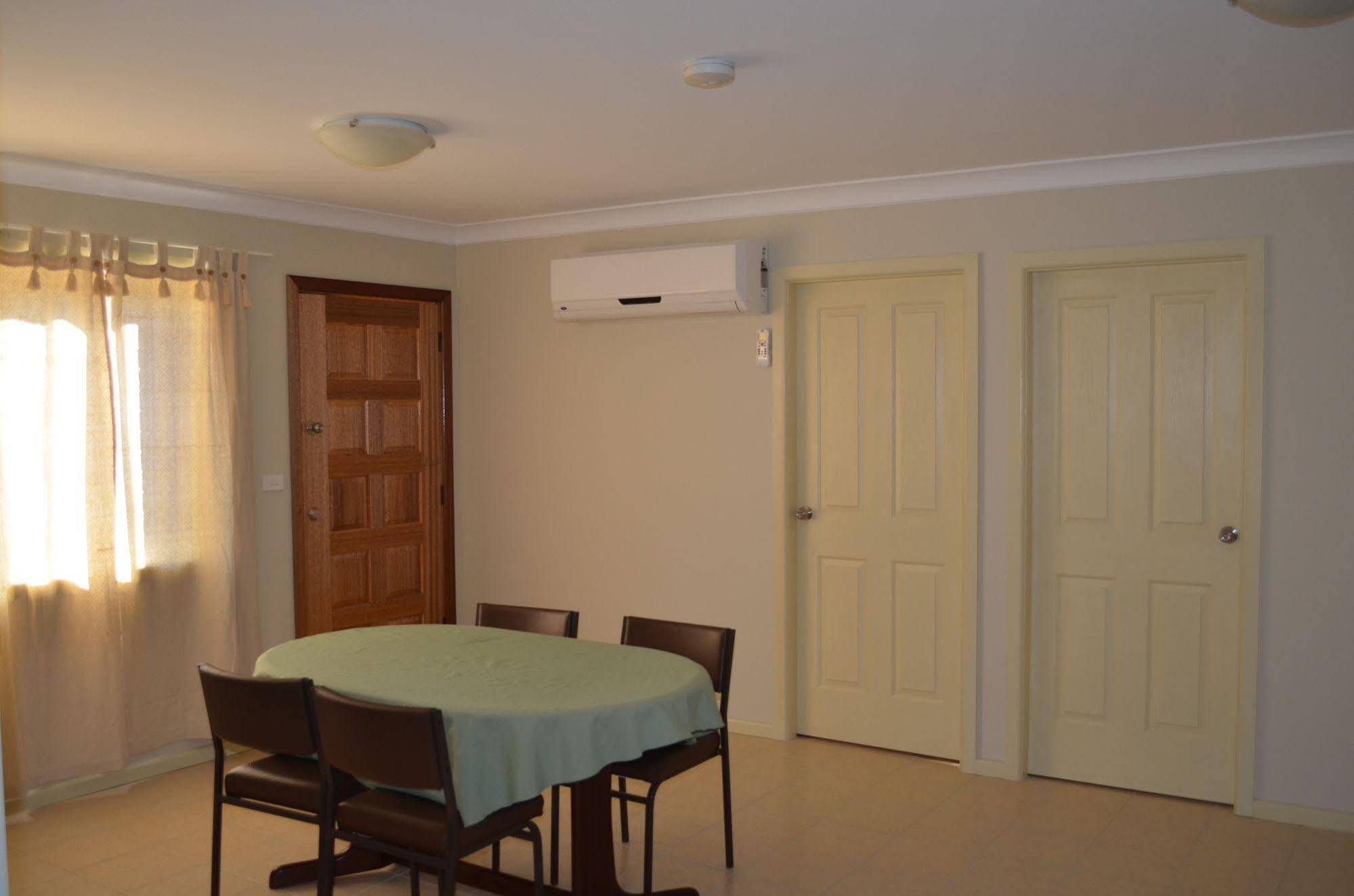 Coomacountry Club Motor Inn מראה חיצוני תמונה