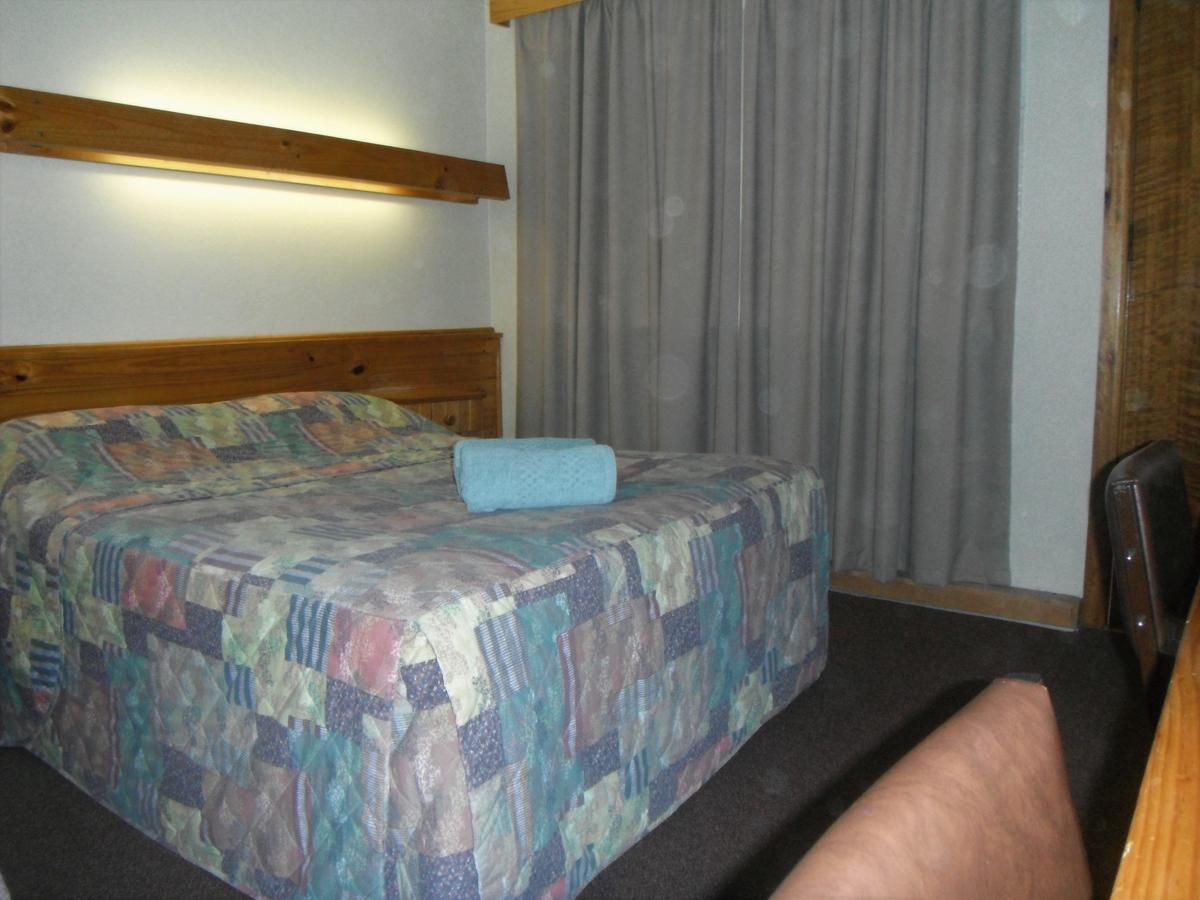 Coomacountry Club Motor Inn מראה חיצוני תמונה